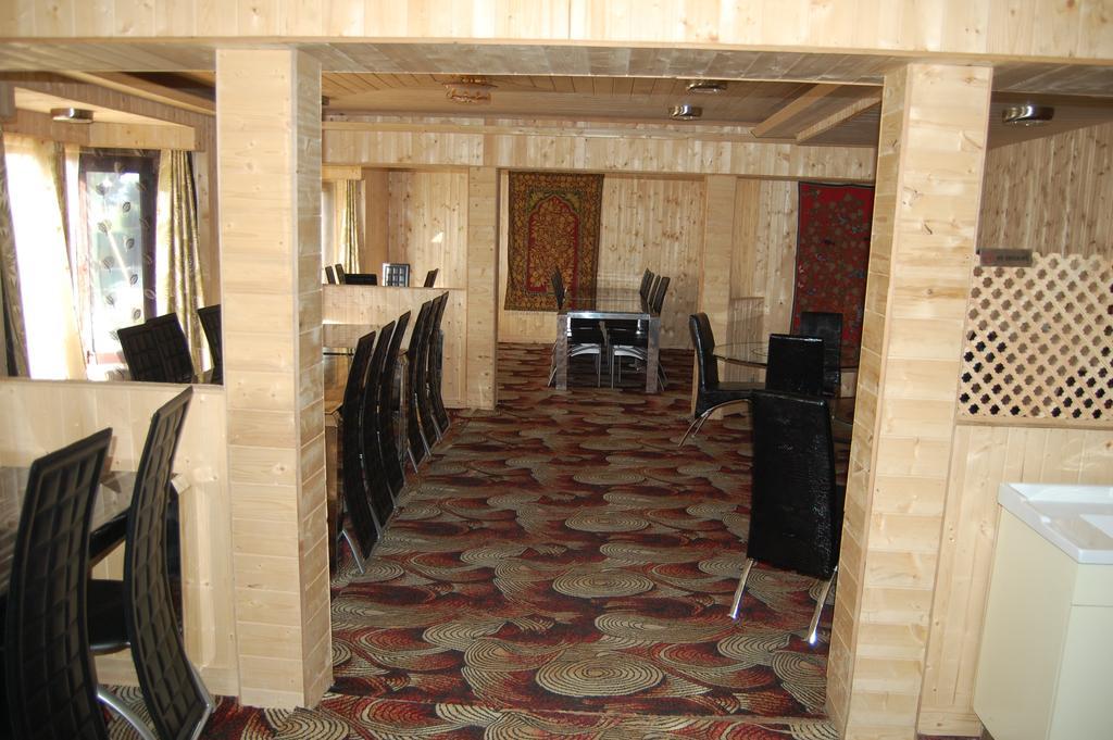 Hotel Zahgeer Continental Gulmarg Szoba fotó