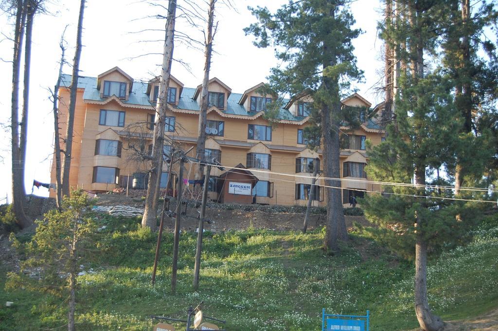 Hotel Zahgeer Continental Gulmarg Szoba fotó