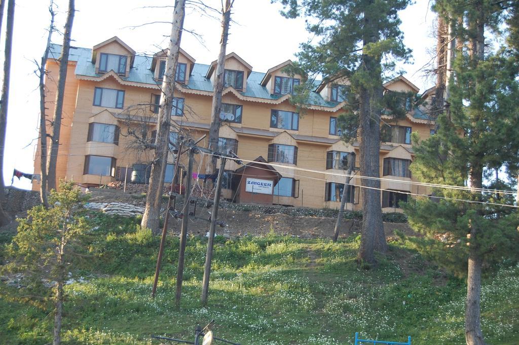 Hotel Zahgeer Continental Gulmarg Szoba fotó